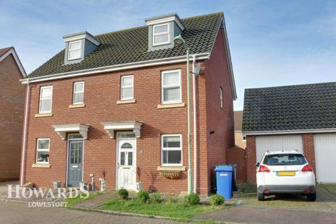 undefined, Sunbeam Close, Lowestoft