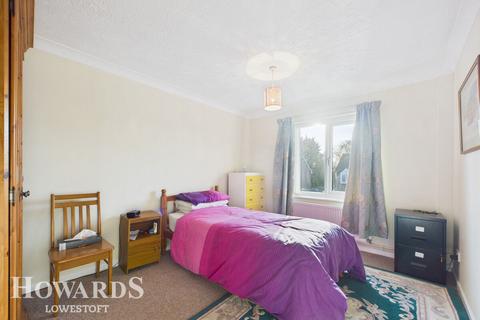 2 bedroom flat for sale, Fen Court, Lowestoft