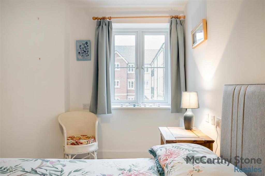 8677839-interior10.jpg