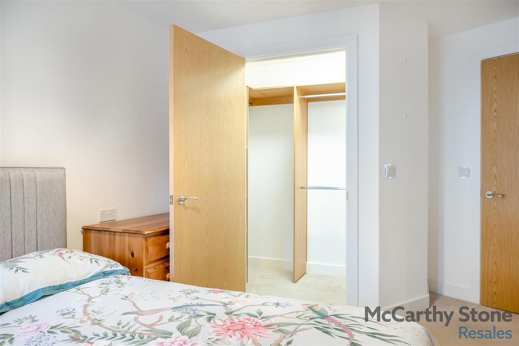 8677839-interior12.jpg