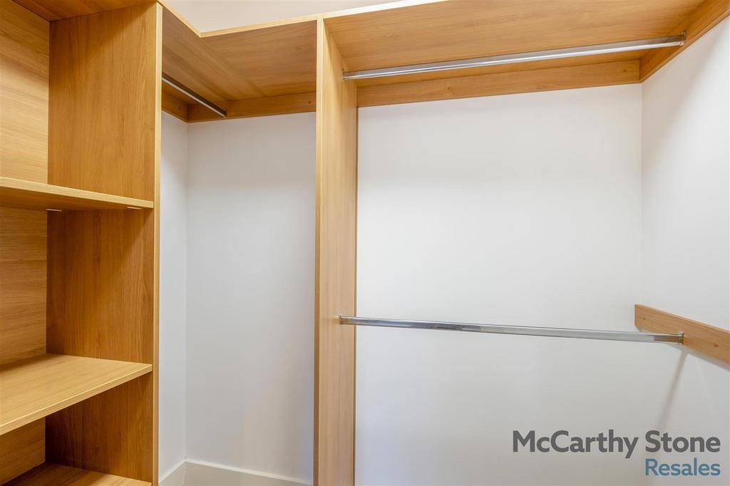 8677839-interior13.jpg