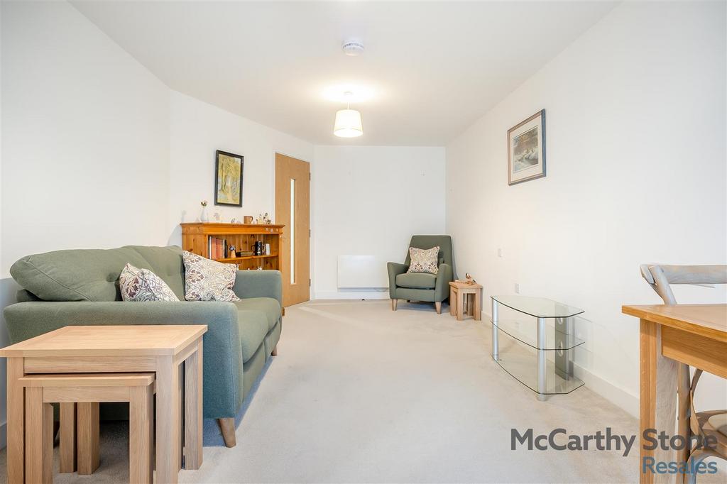 8677839-interior19.jpg