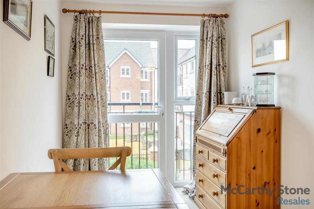 8677839-interior16.jpg
