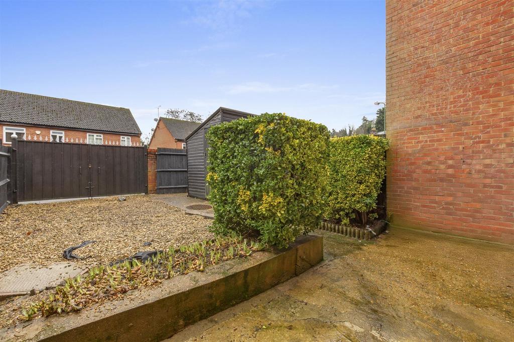 2 Snakeley Close, HP10 9 QP-8.jpg