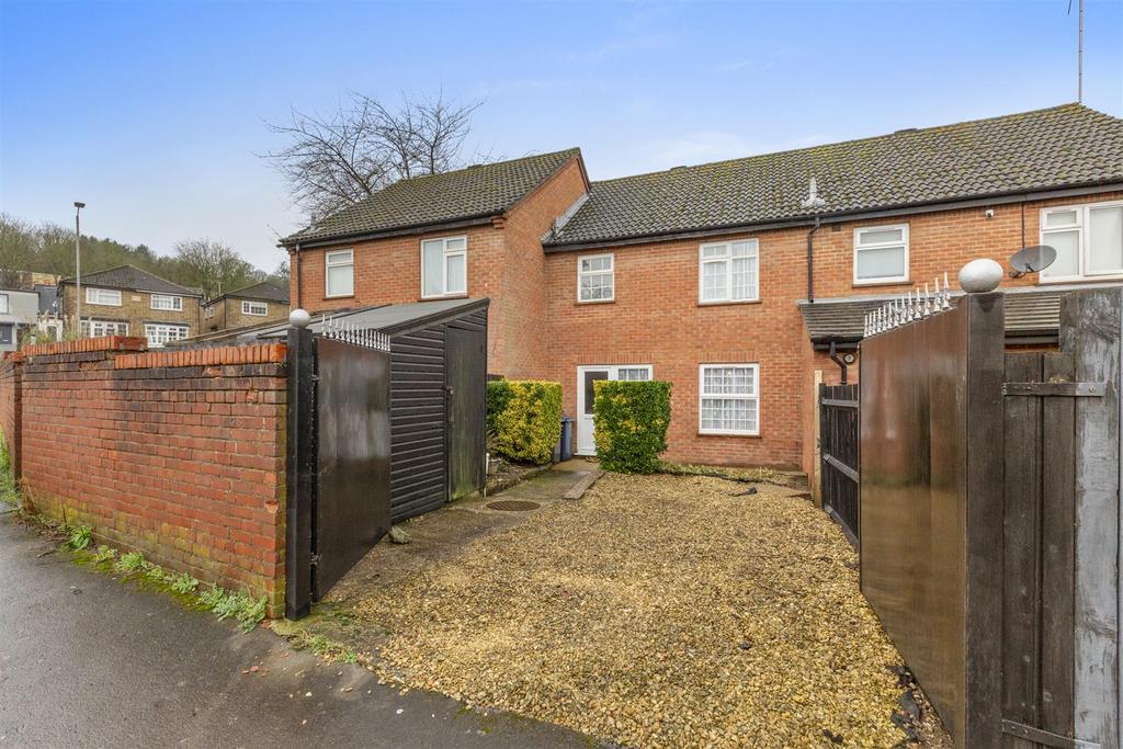 2 Snakeley Close, HP10 9 QP-10.jpg