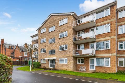 undefined, Elton Close, Hampton Wick, Kingston upon Thames KT1