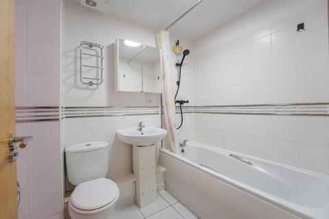 2 bedroom flat for sale, Sycamore Court, Carrington Lane, Sale, M33