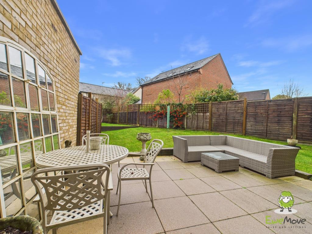 Ewe Move Estate Agents Basingstoke - Avington Way