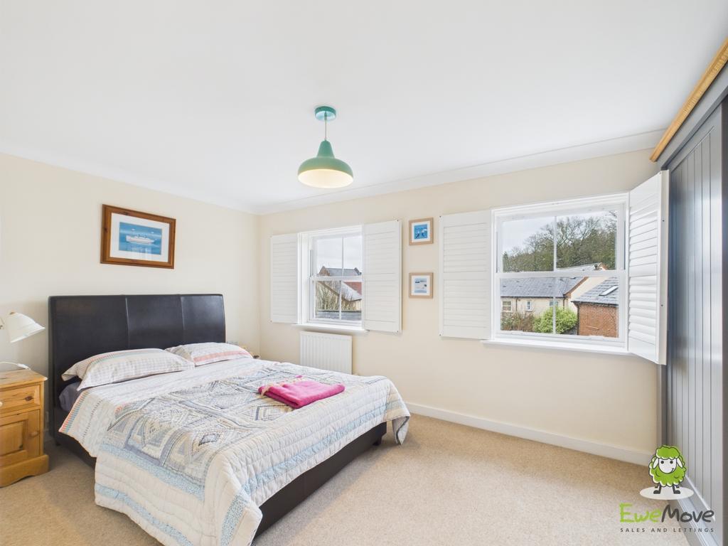 Ewe Move Estate Agents Basingstoke - Avington Way -