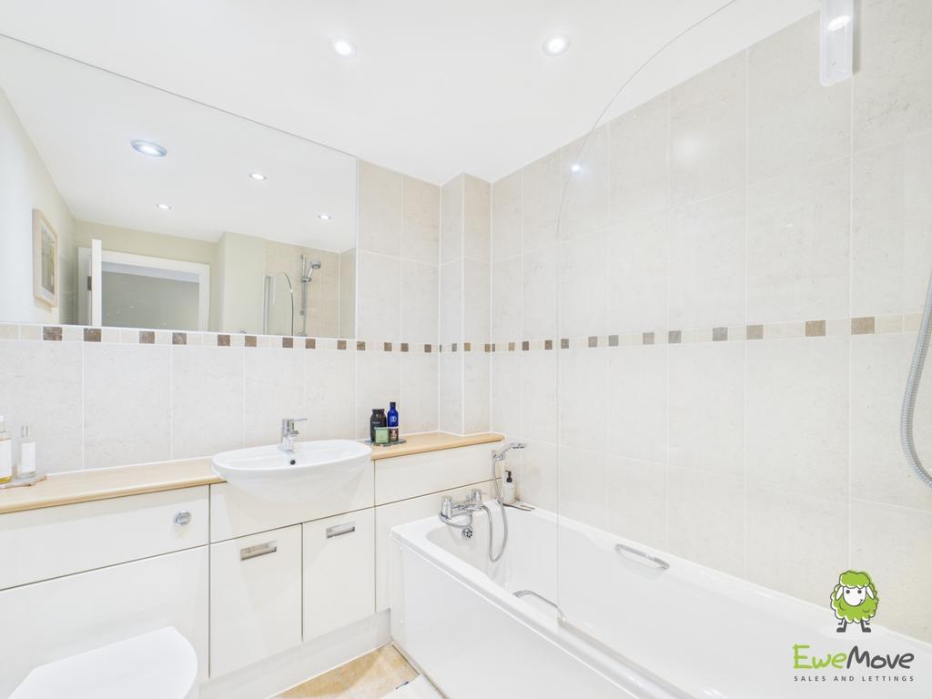 Ewe Move Estate Agents Basingstoke - Avington Way
