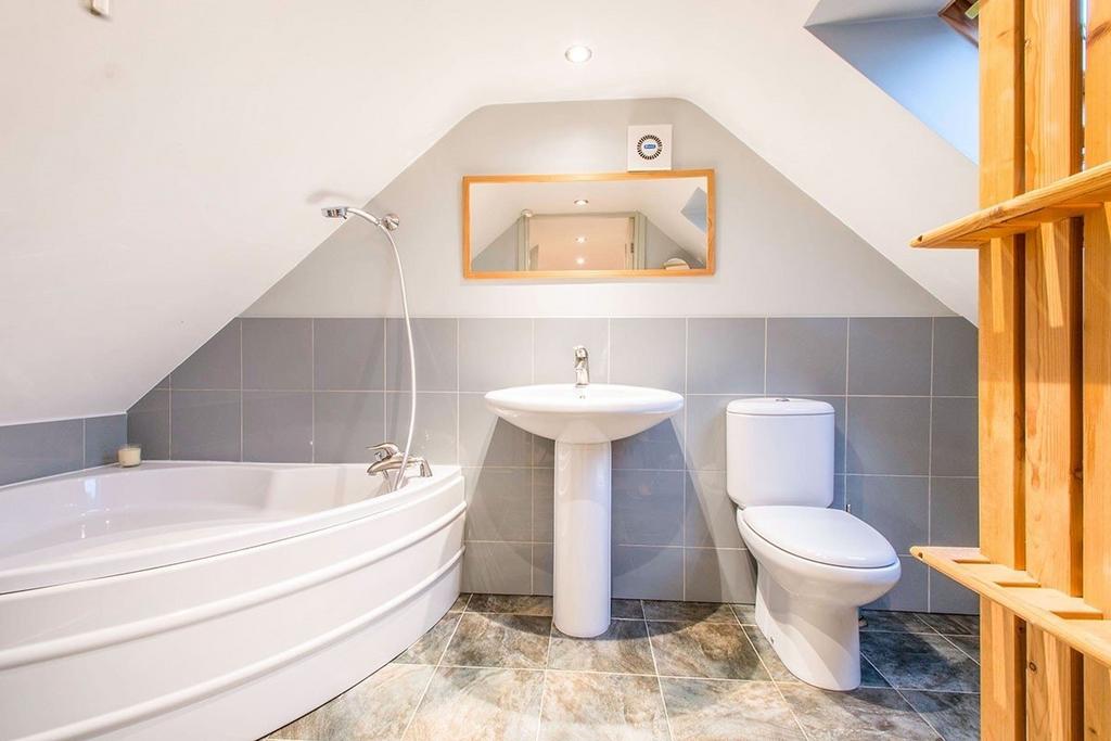 En-Suite Bathroom