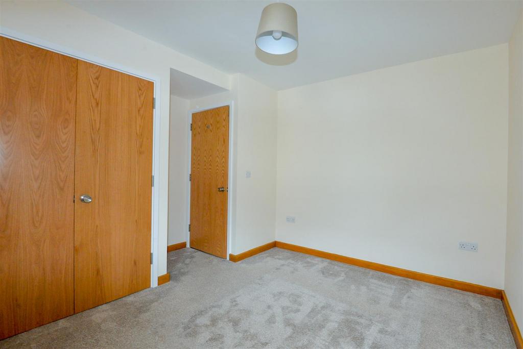 Bedroom1 3.jpg