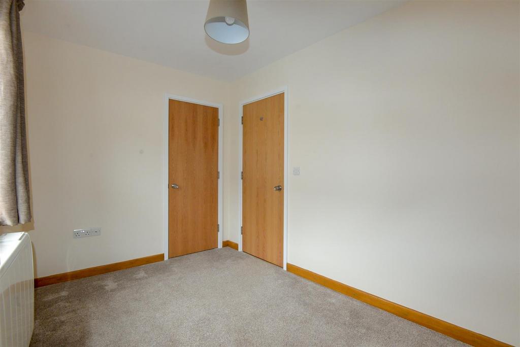 Bedroom2 3.jpg