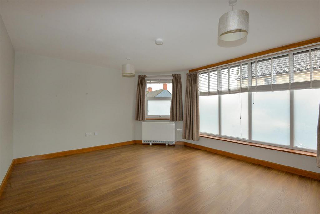 Living Room 2.jpg