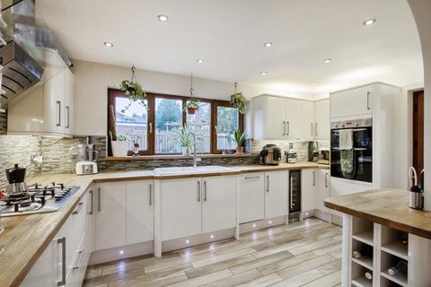4 bedroom detached house for sale, Church Road, West Yorkshire WF6