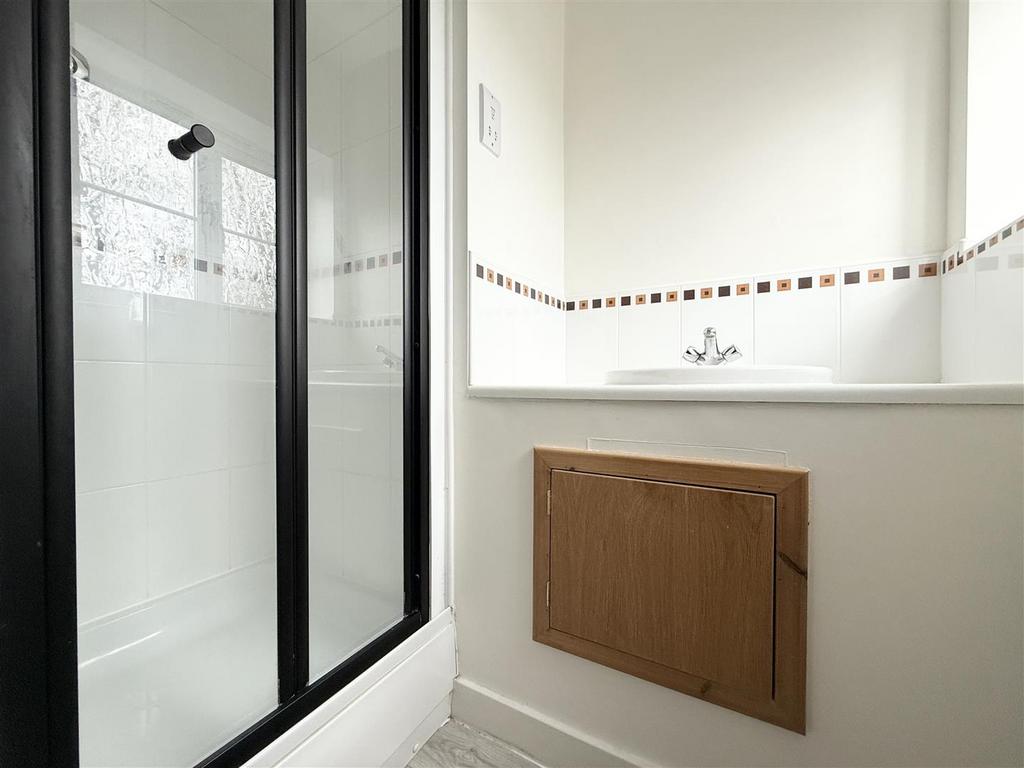 En Suite Shower Room