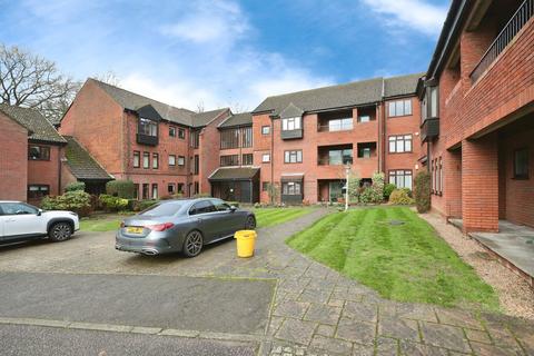 2 bedroom apartment for sale, Snells Wood Court, Amersham HP7