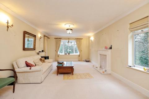 2 bedroom apartment for sale, Snells Wood Court, Amersham HP7