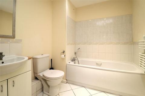 2 bedroom flat for sale, Kings Road, Surrey GU21
