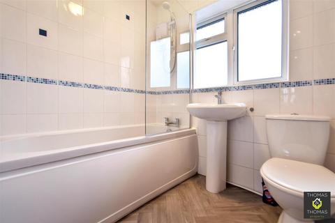 3 bedroom semi-detached house for sale, Wentworth Close, Longlevnes