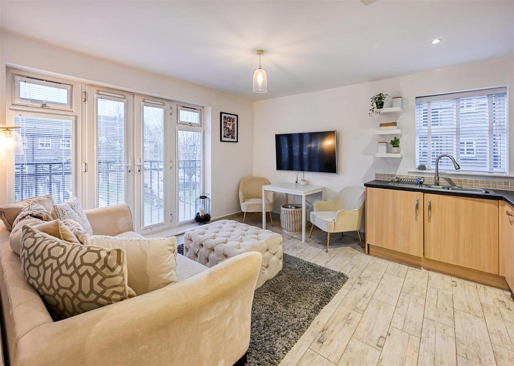 3 Dunstanville Court-07.jpg
