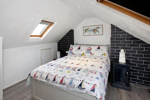 2 bedroom terraced house for sale, Willow Street, Teignmouth, TQ14