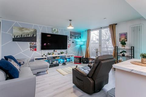 2 bedroom ground floor flat for sale, East Pilton Farm Wynd, Edinburgh, EH5