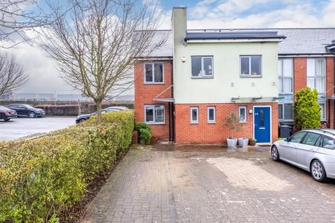2 bedroom end of terrace house for sale, Wellesley Corner, Northfleet, Kent, DA11