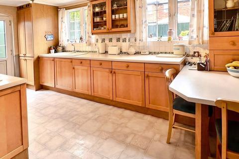 undefined, Carfax Avenue, Oadby, LE2