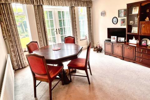 undefined, Carfax Avenue, Oadby, LE2