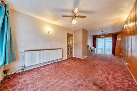3 bedroom semi-detached house for sale, Banbury,  Oxfordshire,  OX16