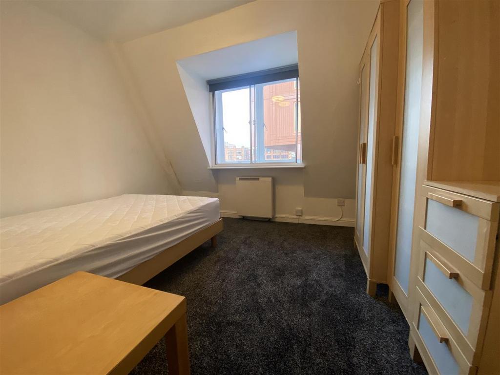 1st Bedroom.jpeg
