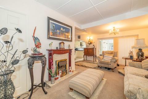 2 bedroom bungalow for sale, Sturry Road, Sturry, Canterbury, CT1