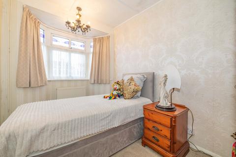 2 bedroom bungalow for sale, Sturry Road, Sturry, Canterbury, CT1