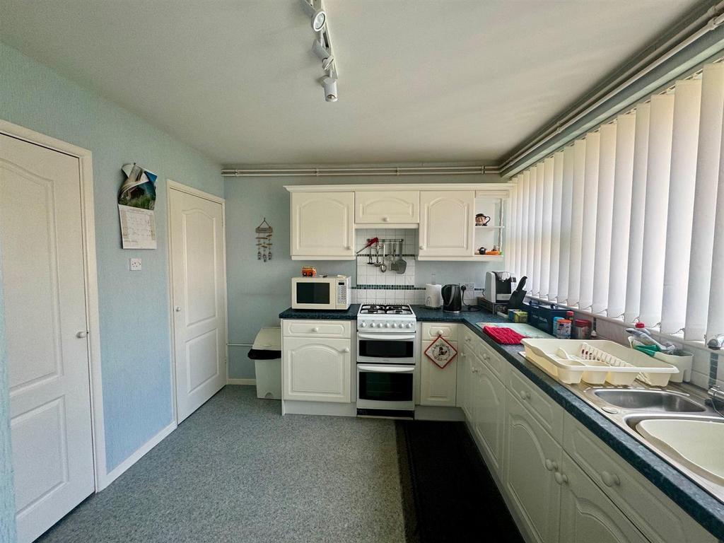 15 Chestnut kitchen.jpg