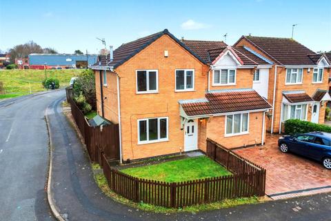 3 bedroom end of terrace house for sale, Gothic Close, Nottingham