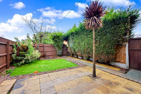 3 bedroom end of terrace house for sale, Gothic Close, Nottingham