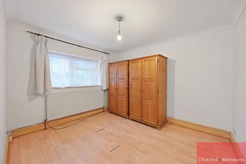 4 bedroom end of terrace house for sale, Costons Avenue, Greenford, UB6 8