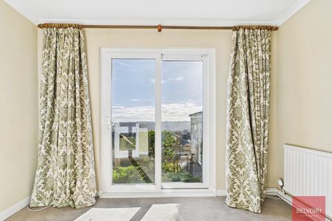 3 bedroom detached house for sale, Bron Y Bryn, Killay, Swansea, SA2