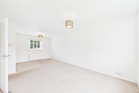 2 bedroom apartment to rent, In the Ray, Maidenhead, Berkshire, SL6