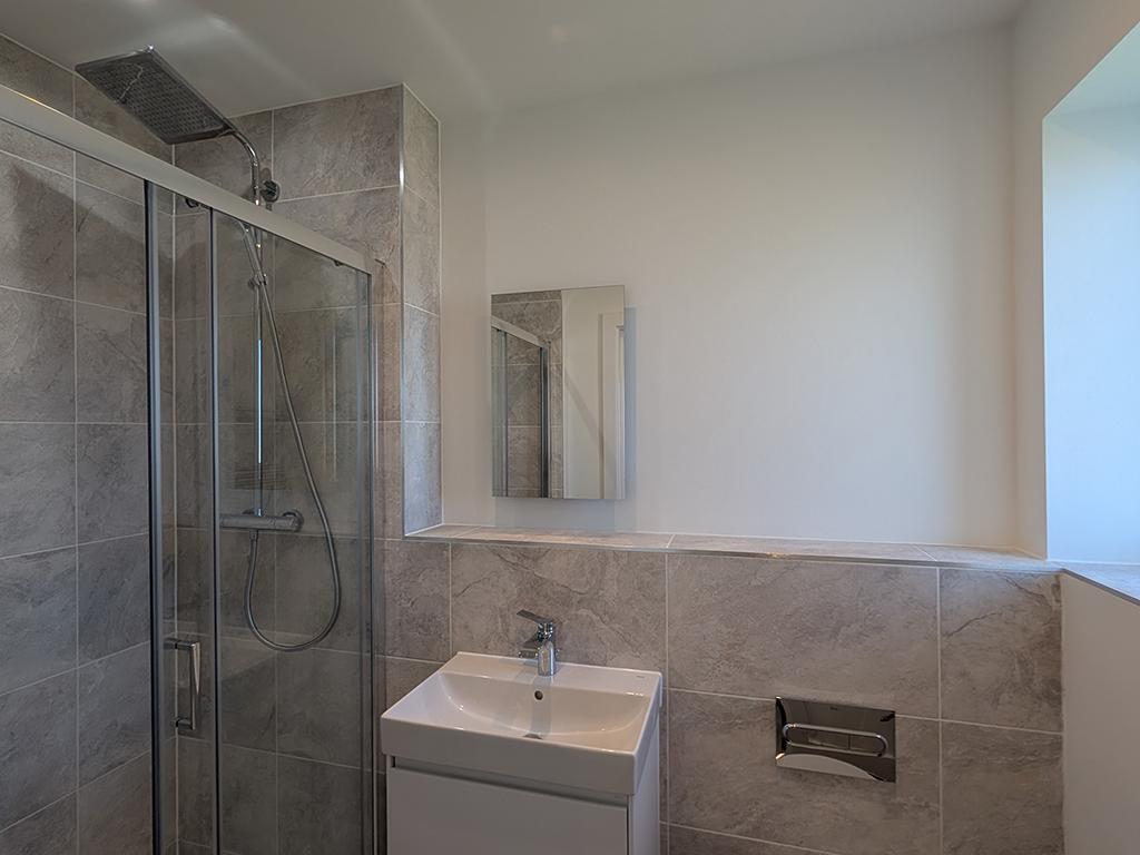Ensuite to Bedroom 1