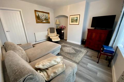 2 bedroom end of terrace house for sale, Lodge Avenue, Dagenham