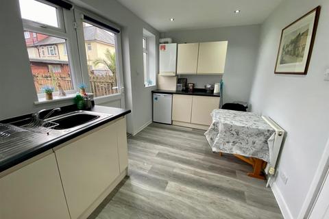 2 bedroom end of terrace house for sale, Lodge Avenue, Dagenham