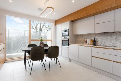 3 bedroom house to rent, Hillside Road, London SW2
