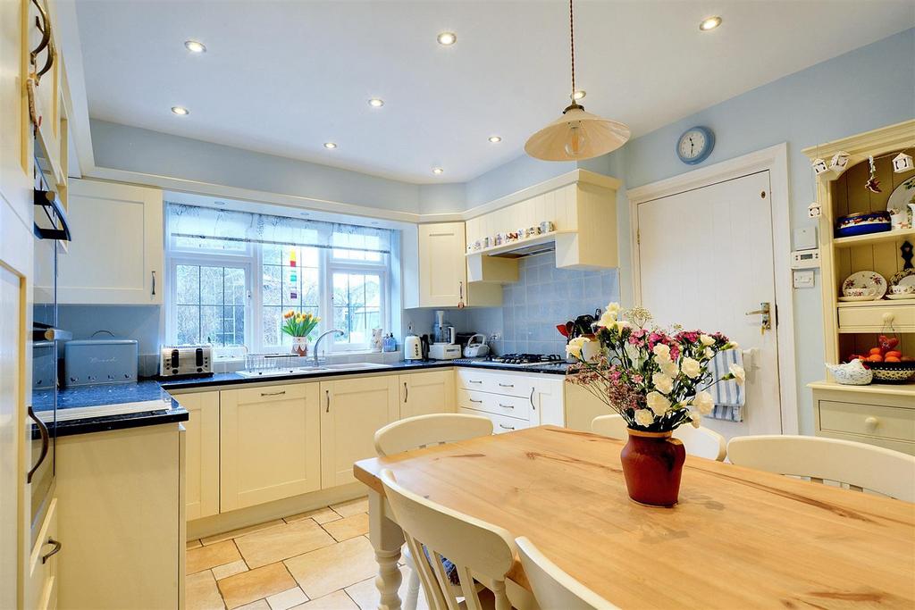 Kitchen  (3).jpeg