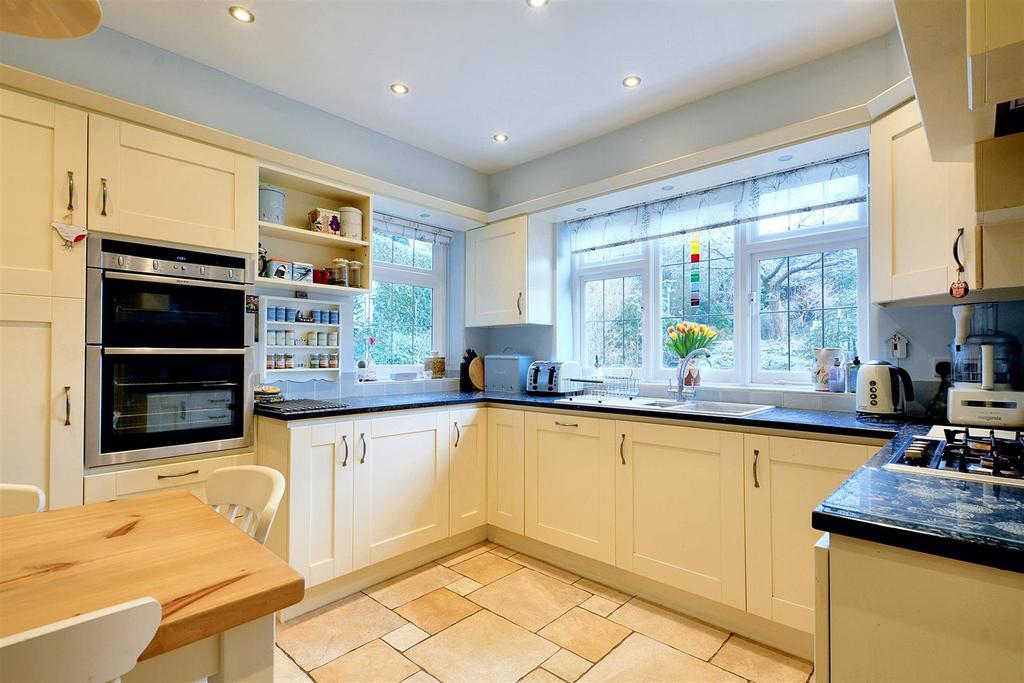 Kitchen  (1).jpeg