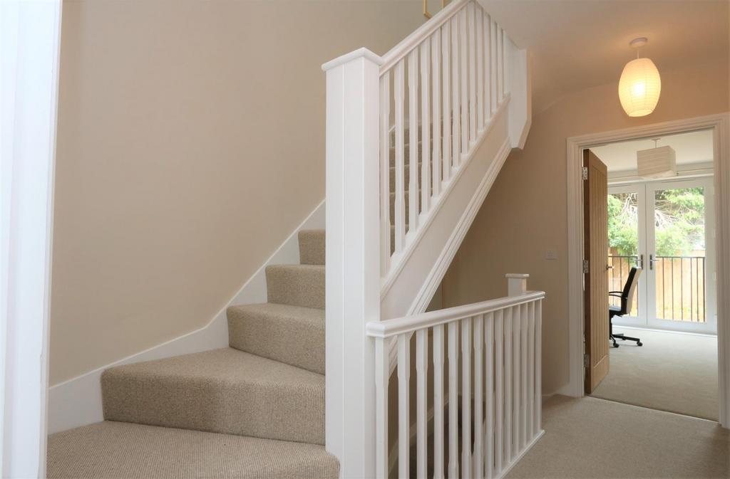 Stairstoseconffloor.jpeg