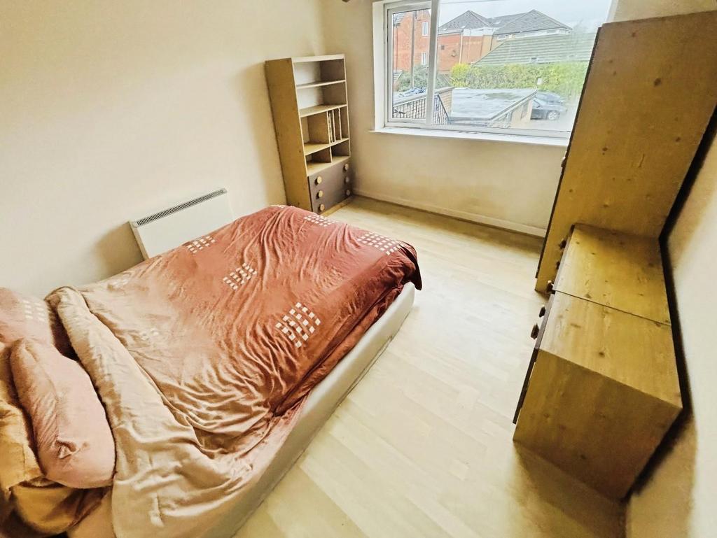 Bedroom One.JPEG.jpg
