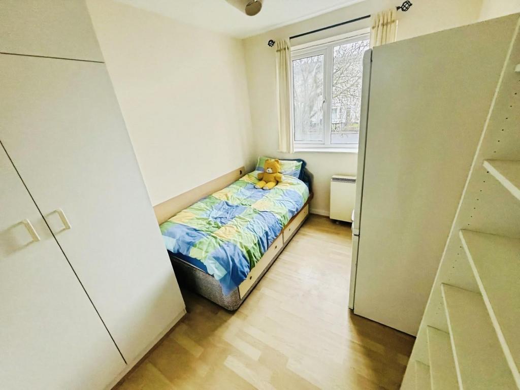 Bedroom2.JPEG.jpg