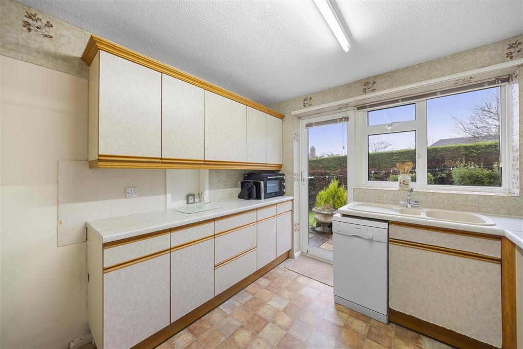 Kitchen1.JPG